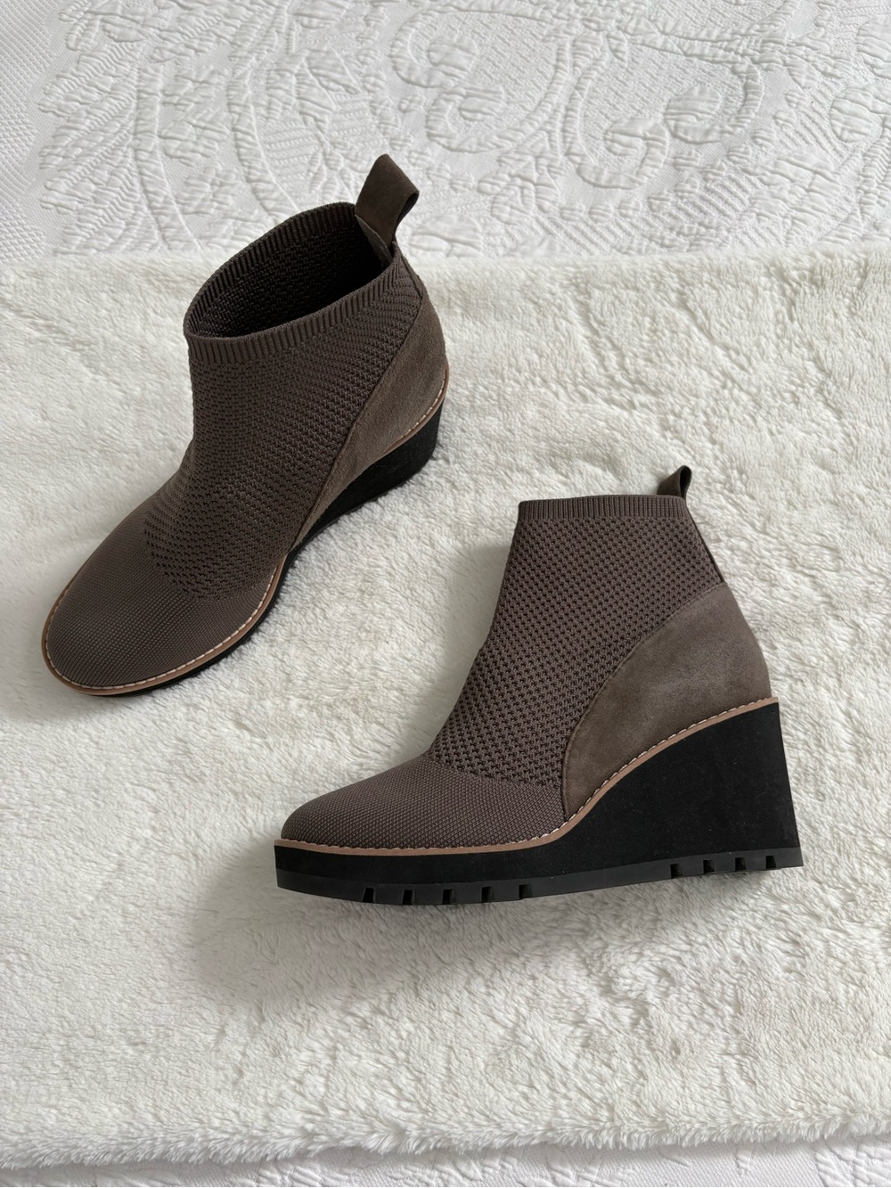 Eileen Fisher Quill platform wedge boots rye color size 8.5